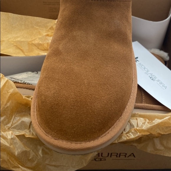 Like new! Ugg literally new - Picture 4 of 6